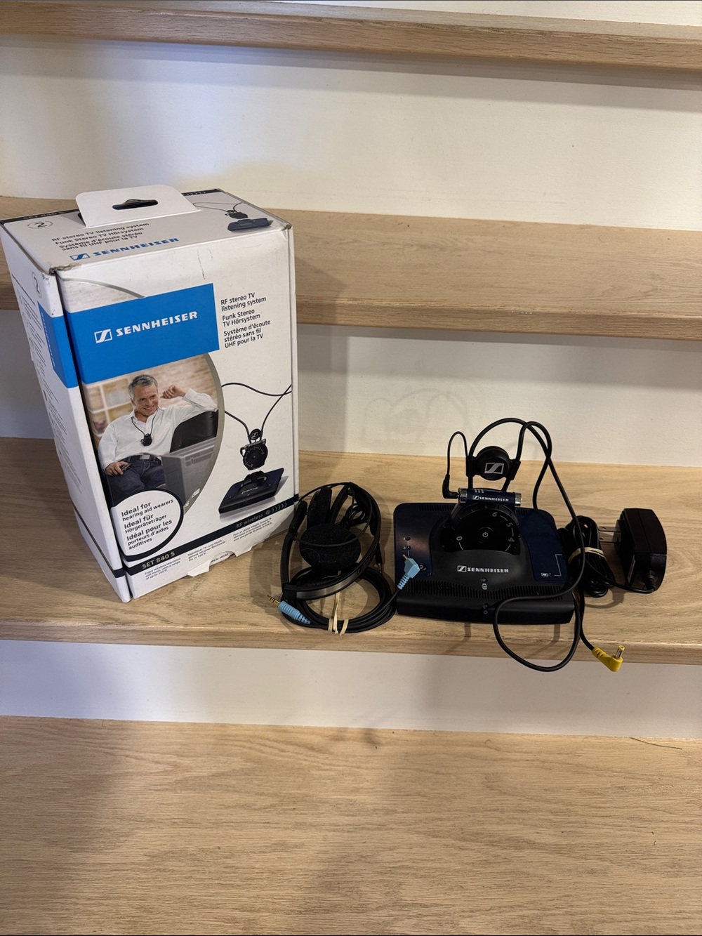 Sennheiser Black Wireless wireless TV Listening System model #840-S